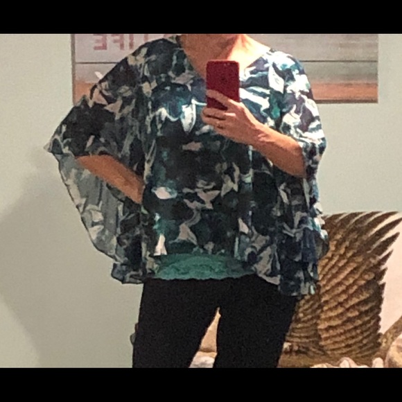 Teal batwing sleeve too - Picture 2 of 7